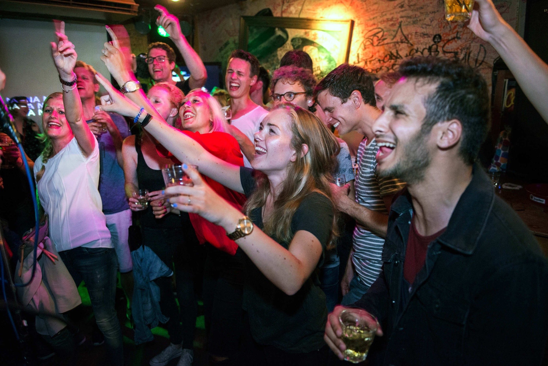 Saturday karaoke on the Zeedijk: your turn is coming